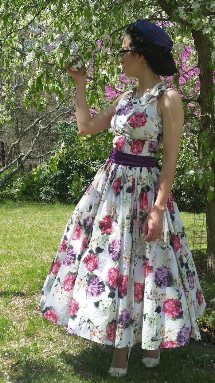 Floral Print Fit-and-Flare Dress with Wide-Brimmed Hat — 50s Style
