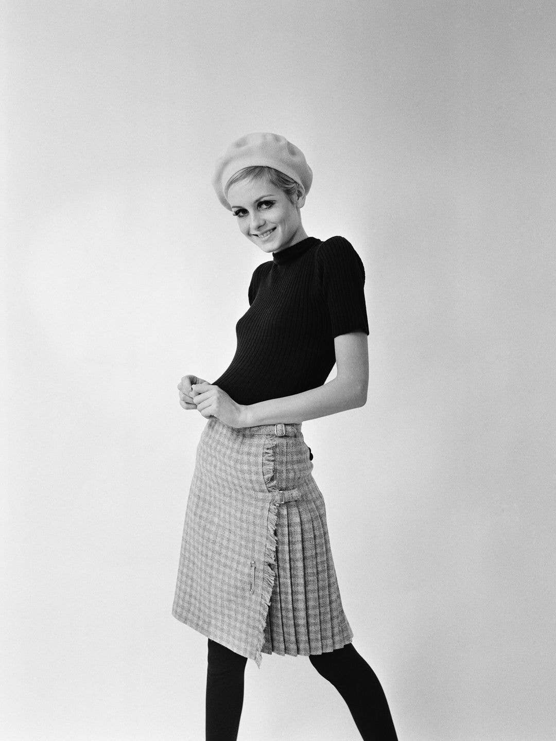 Turtleneck Sweater With Pleated Plaid Mini Skirt Turtleneck Sweater With Pleated Plaid Mini Skirt — 60s Outfits