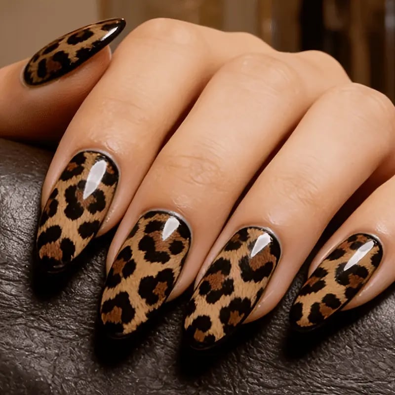 Full Coverage Brown and Black Leopard Medium Almond Nails Full Coverage Brown and Black Leopard Medium Almond Nails — Animal Print Nails