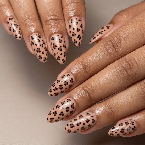 Short Almond Nude Base Black Leopard Print Nails Short Almond Nude Base Black Leopard Print Nails — Animal Print Nails