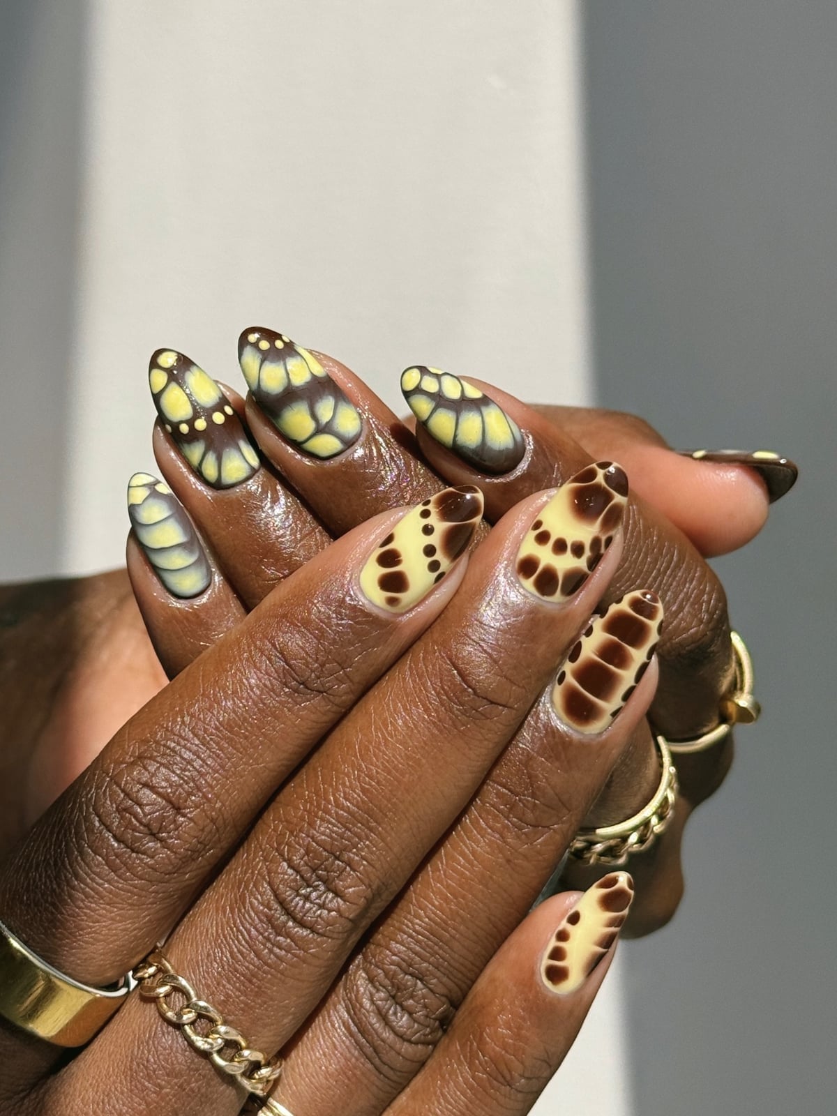 Short Almond Varied Animal Print Accent Nails, Glossy Short Almond Varied Animal Print Accent Nails, Glossy — Animal Print Nails