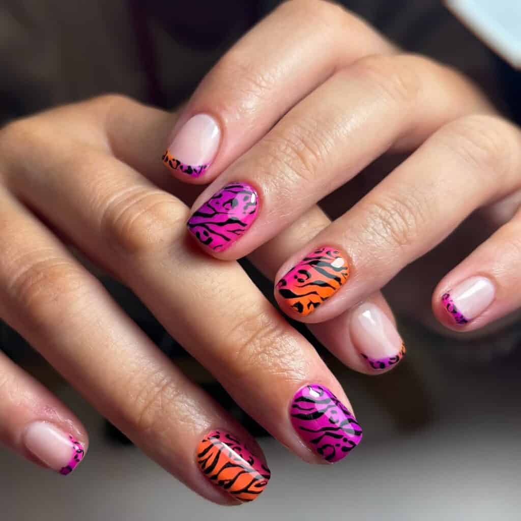 Short Oval Vibrant Tiger Stripe French Tip Nails Short Oval Vibrant Tiger Stripe French Tip Nails — Animal Print Nails
