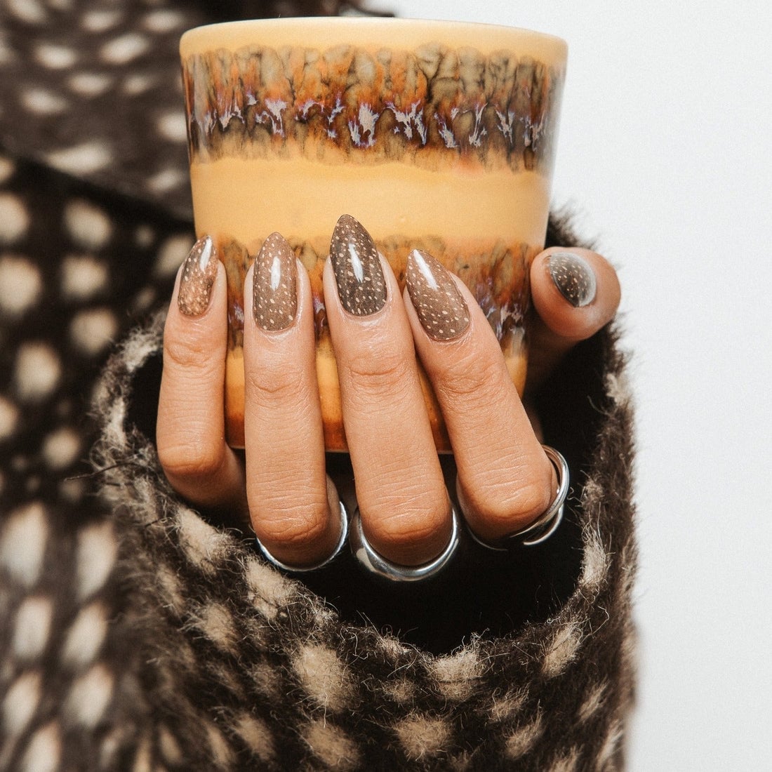 Medium Sharp Almond Glossy Brown with White Dot Deer Print Medium Sharp Almond Glossy Brown with White Dot Deer Print — Animal Print Nails
