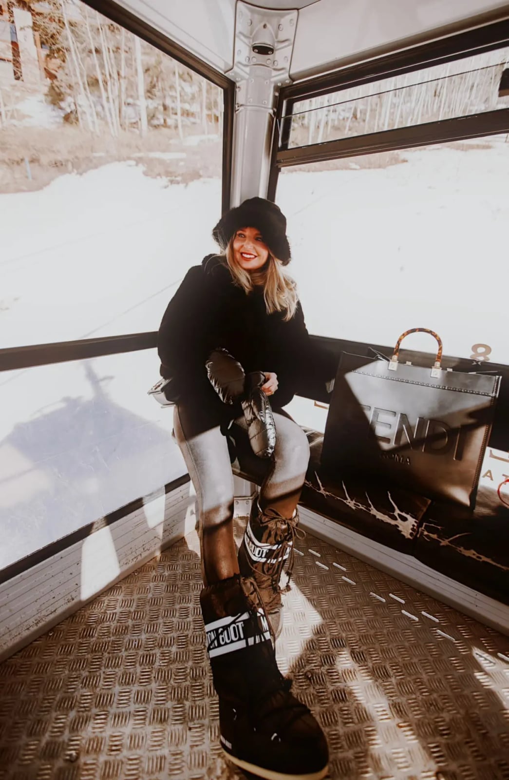 Oversized Fuzzy Jacket With Moon Boots Oversized Fuzzy Jacket With Moon Boots — Apres Ski Outfits