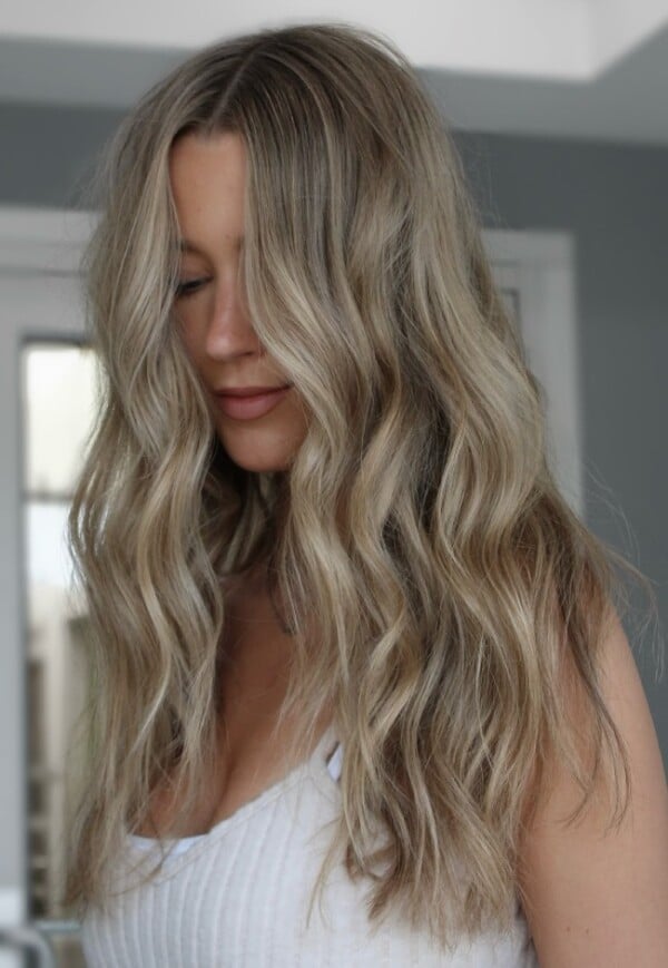 Collarbone Ash Blonde With Face-Framing Layers Collarbone Ash Blonde With Face-Framing Layers