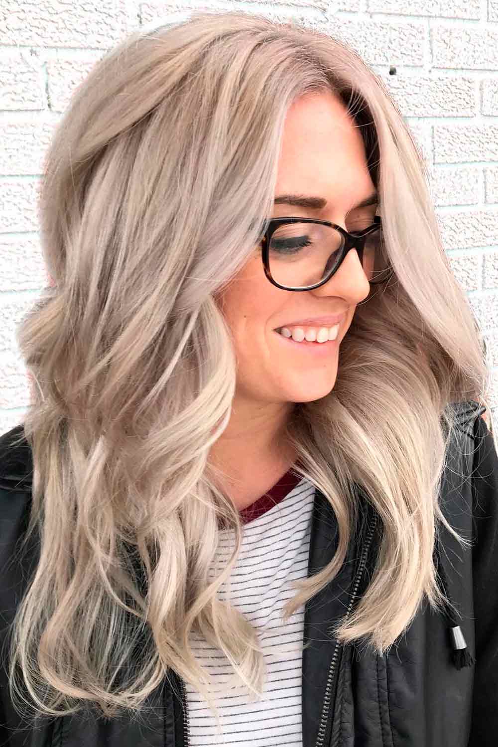 Long Ash Blonde Balayage With Waves Long Ash Blonde Balayage With Waves