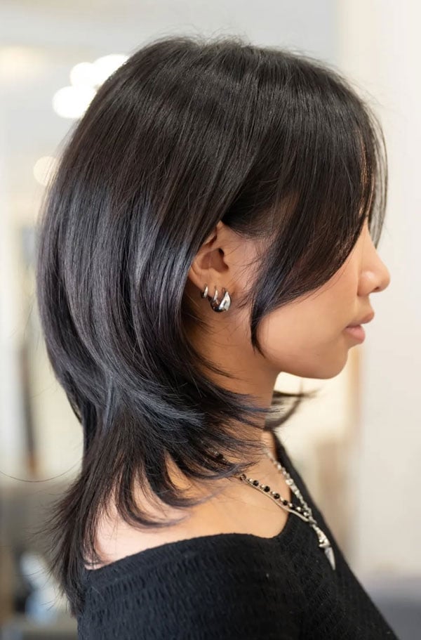 Collarbone Layered Shag With Face-Framing Pieces Collarbone Layered Shag With Face-Framing Pieces — Asian Haircuts