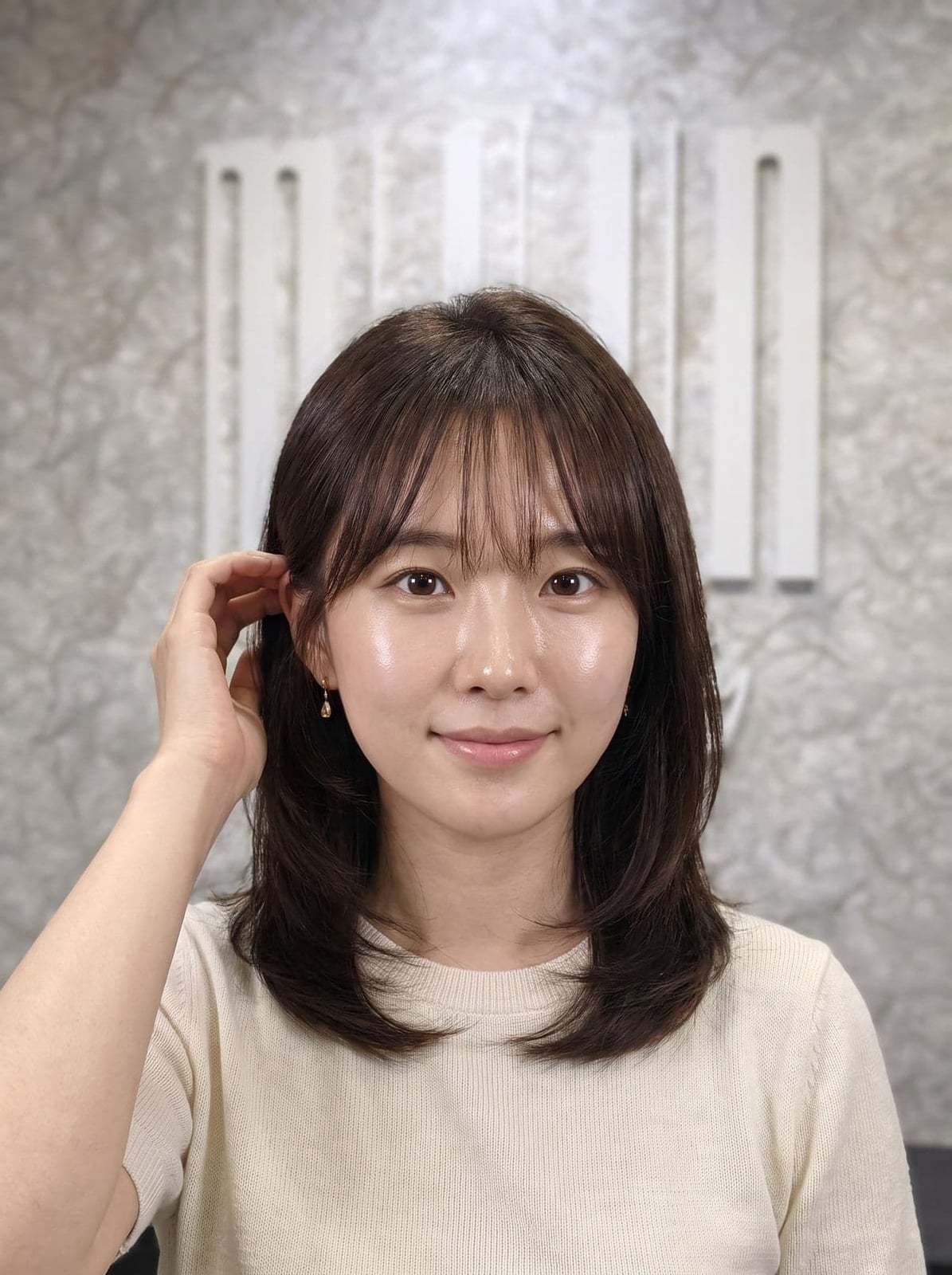 Collarbone Hush Cut With Blunt Bangs Collarbone Hush Cut With Blunt Bangs — Asian Haircuts