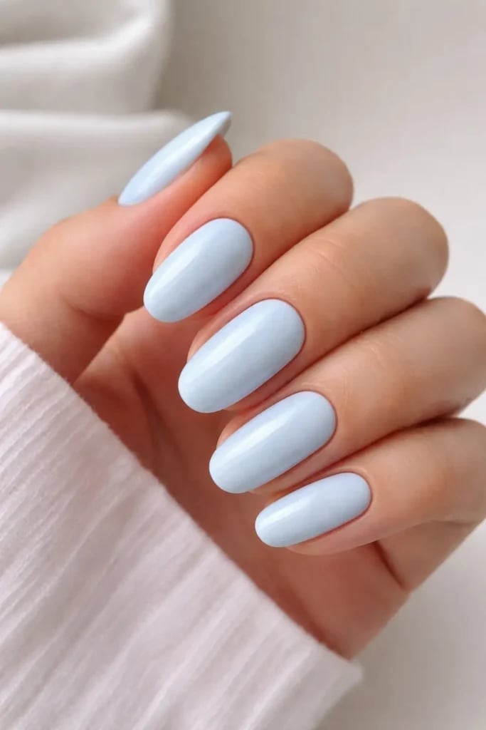 Medium Oval Pale Blue Smooth Color Medium Oval Pale Blue Smooth Color — Baby Blue Nails