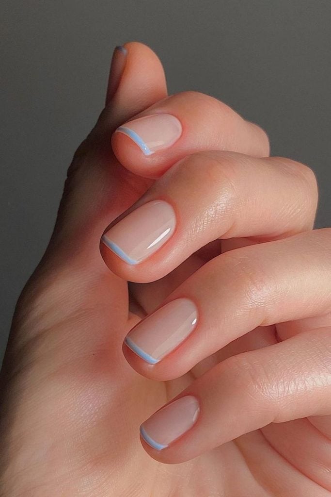Medium Oval Blue To White Ombre Medium Oval Blue To White Ombre — Baby Blue Nails