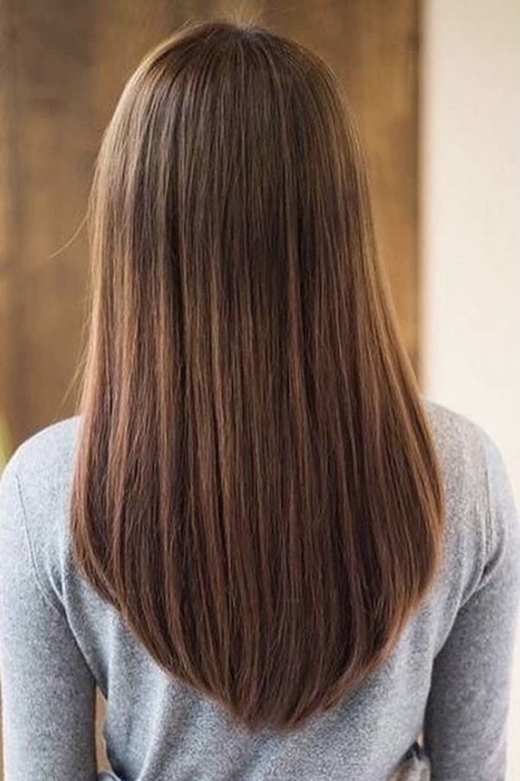 Mid-Back V-Shape Dark Brown — Back Haircuts
