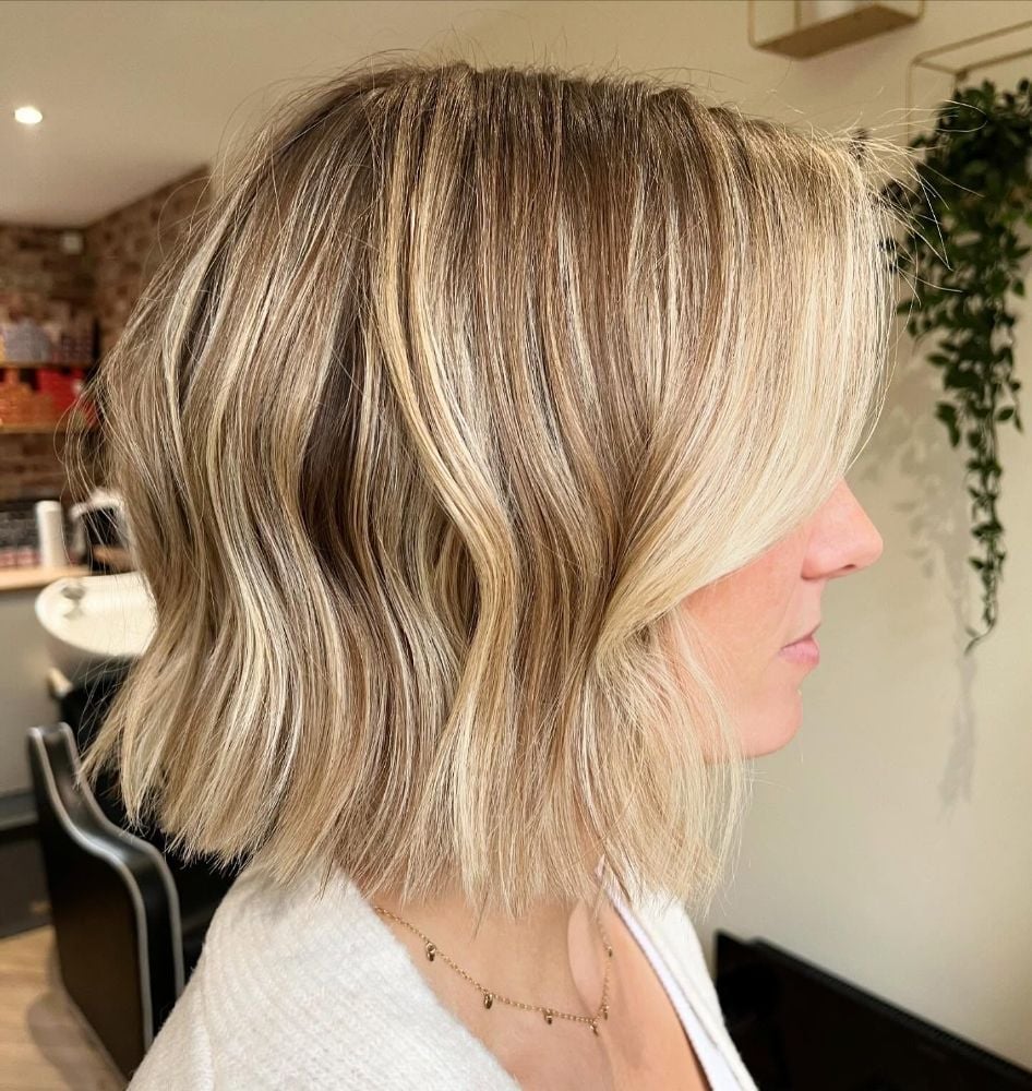 Chin Bob With Blonde Balayage And Side-Swept Bangs, Wavy — Balayage Bob