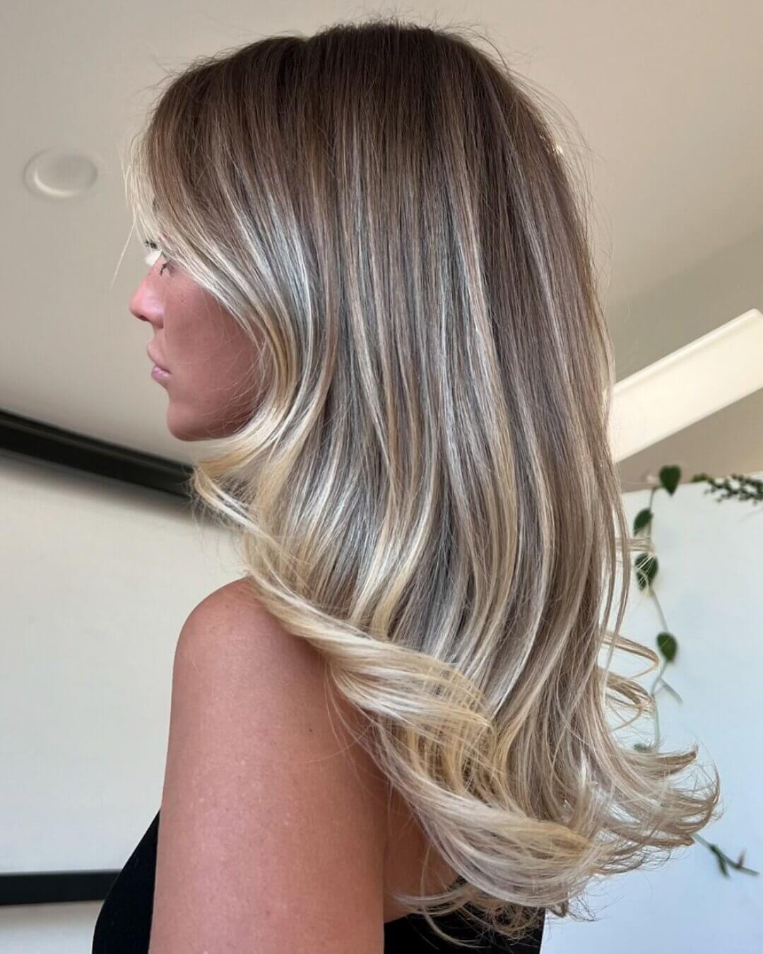 Collarbone Blonde Balayage Blowout For Fine Hair — Balayage Hair Blonde