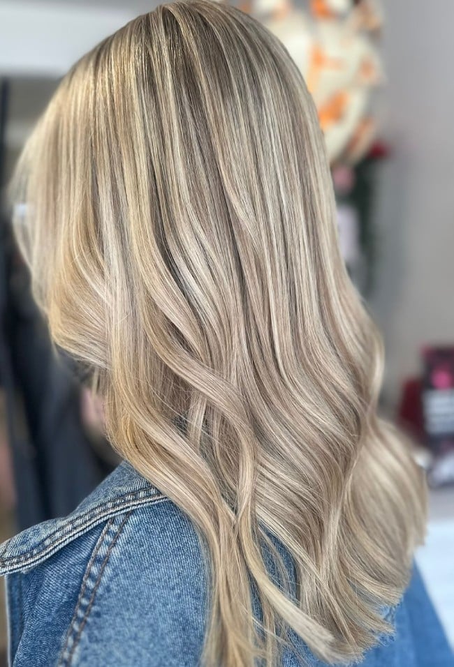 Collarbone Champagne Blonde Balayage — Balayage Hair Blonde