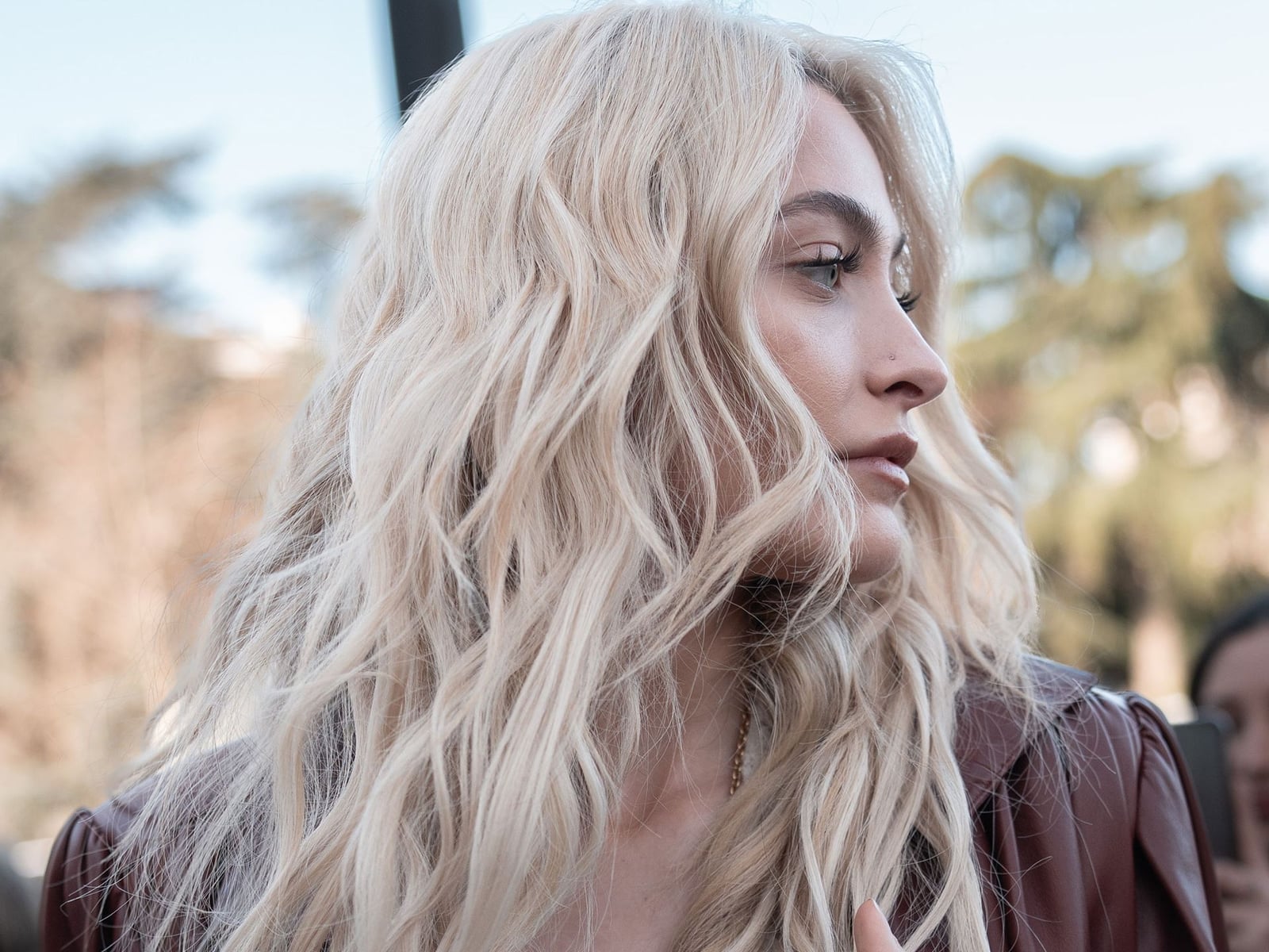 Mid-Back Creamy Blonde Balayage With Platinum Highlights — Balayage Hair Blonde
