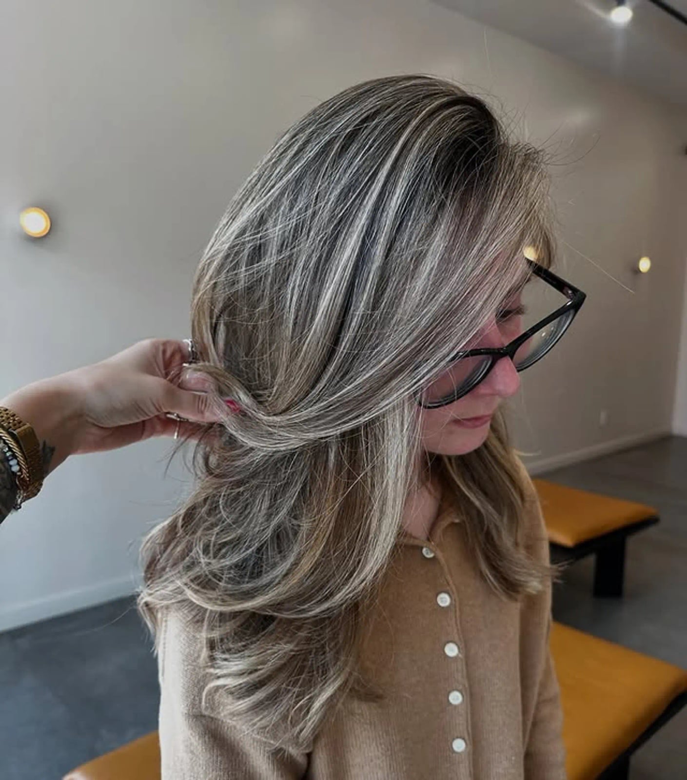 Collarbone Ash Blonde Balayage With Money Piece — Balayage Hair Blonde