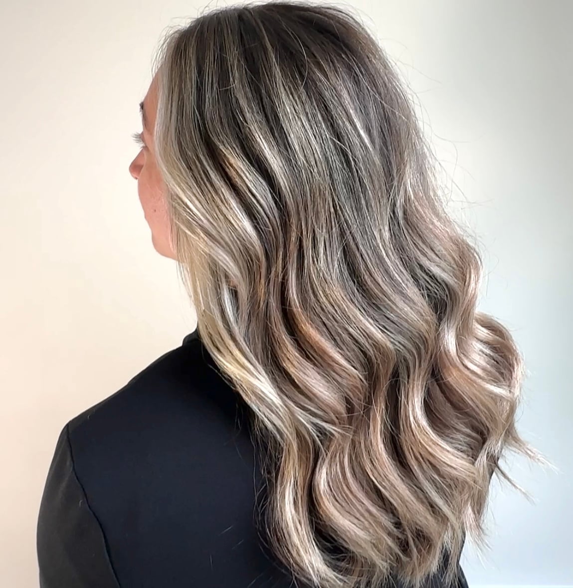 Collarbone Dark Base With Warm Blonde Balayage — Balayage Highlights