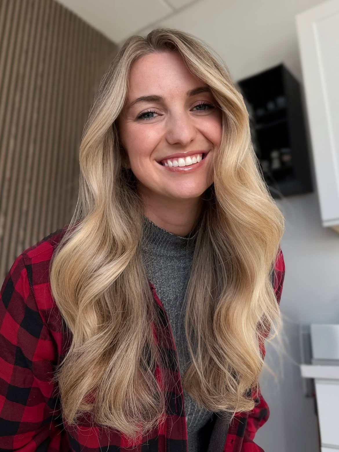 Beachy Waves with Honey Blonde Highlights