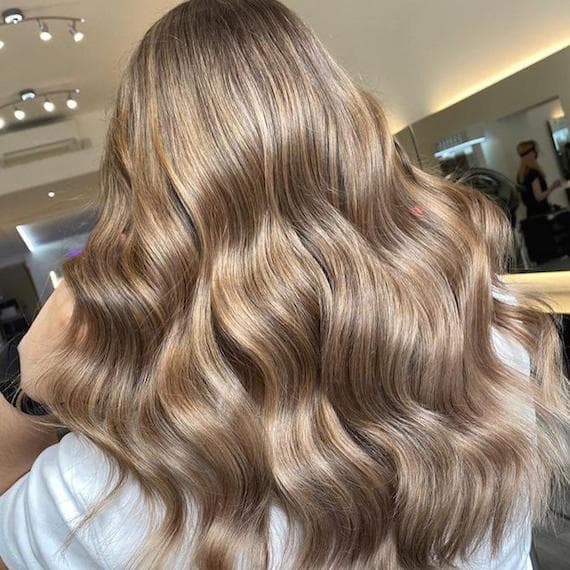 Mid-Back Beige With Lighter Beige Highlights