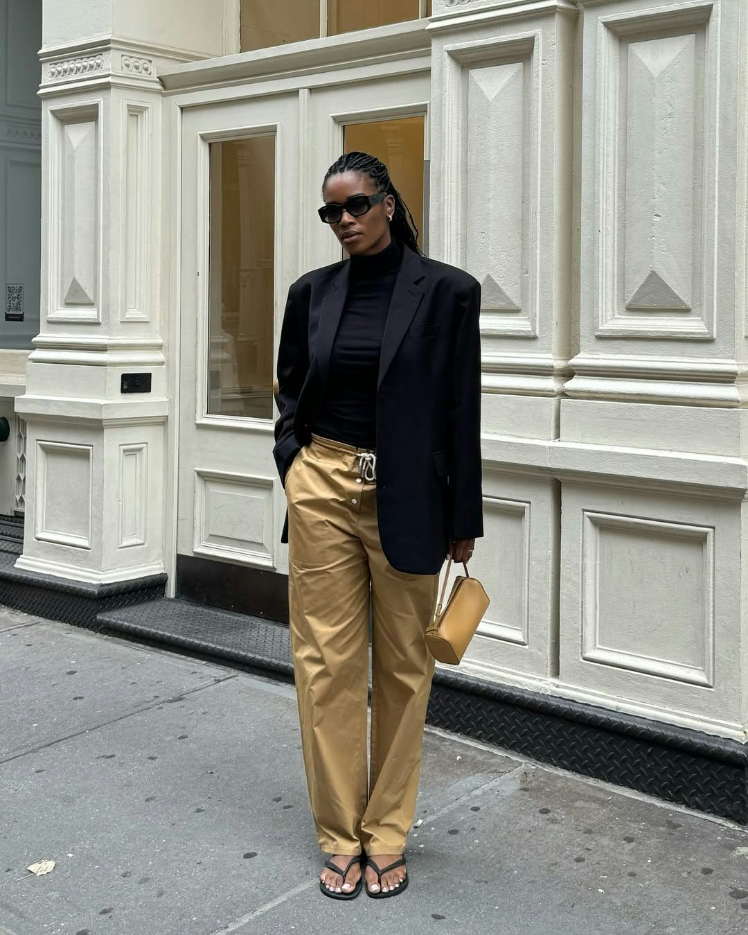 Wide Leg Beige Trousers With Black Turtleneck And Blazer — Beige Pants Outfits