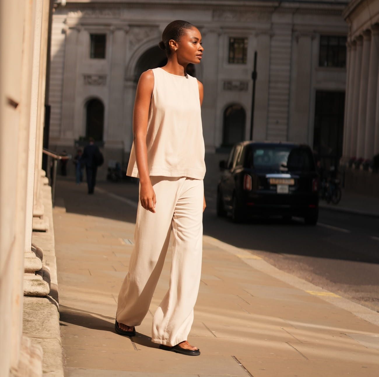 Monochromatic Beige Linen Trousers With Sleeveless Top — Beige Pants Outfits