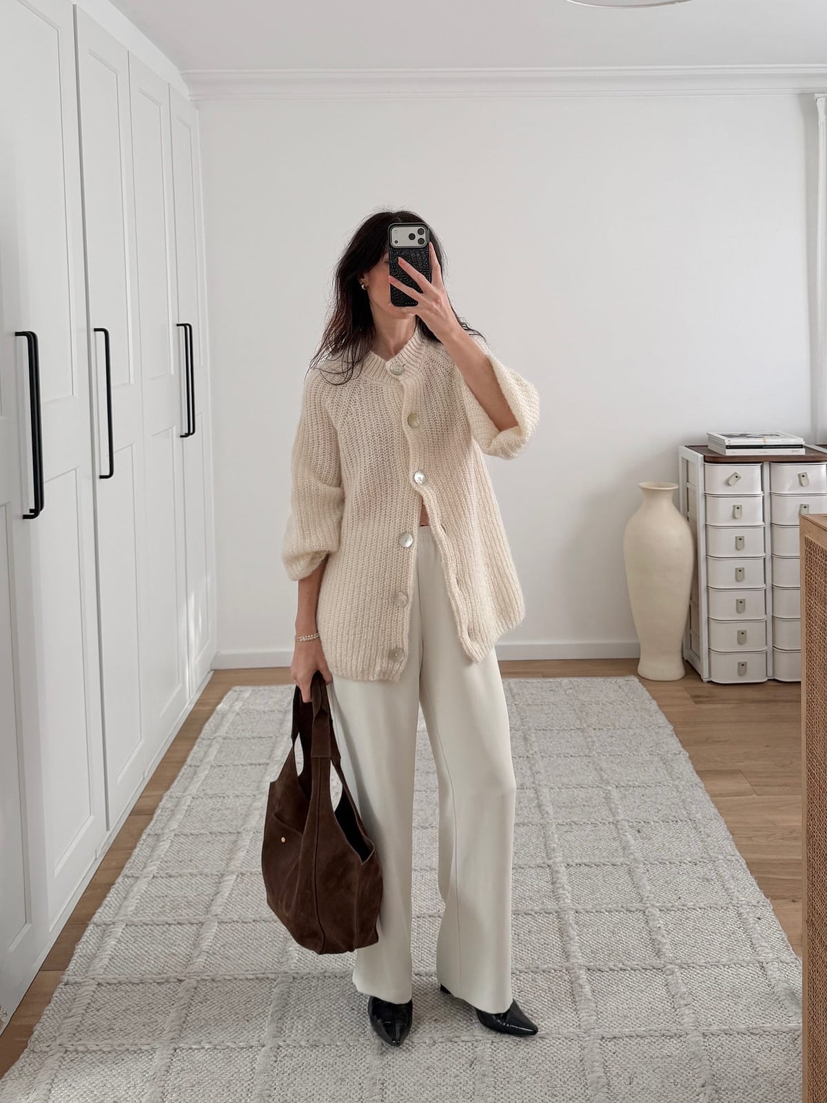 Cream Wide Leg Trousers With Oversized Cardigan — Beige Pants Outfits
