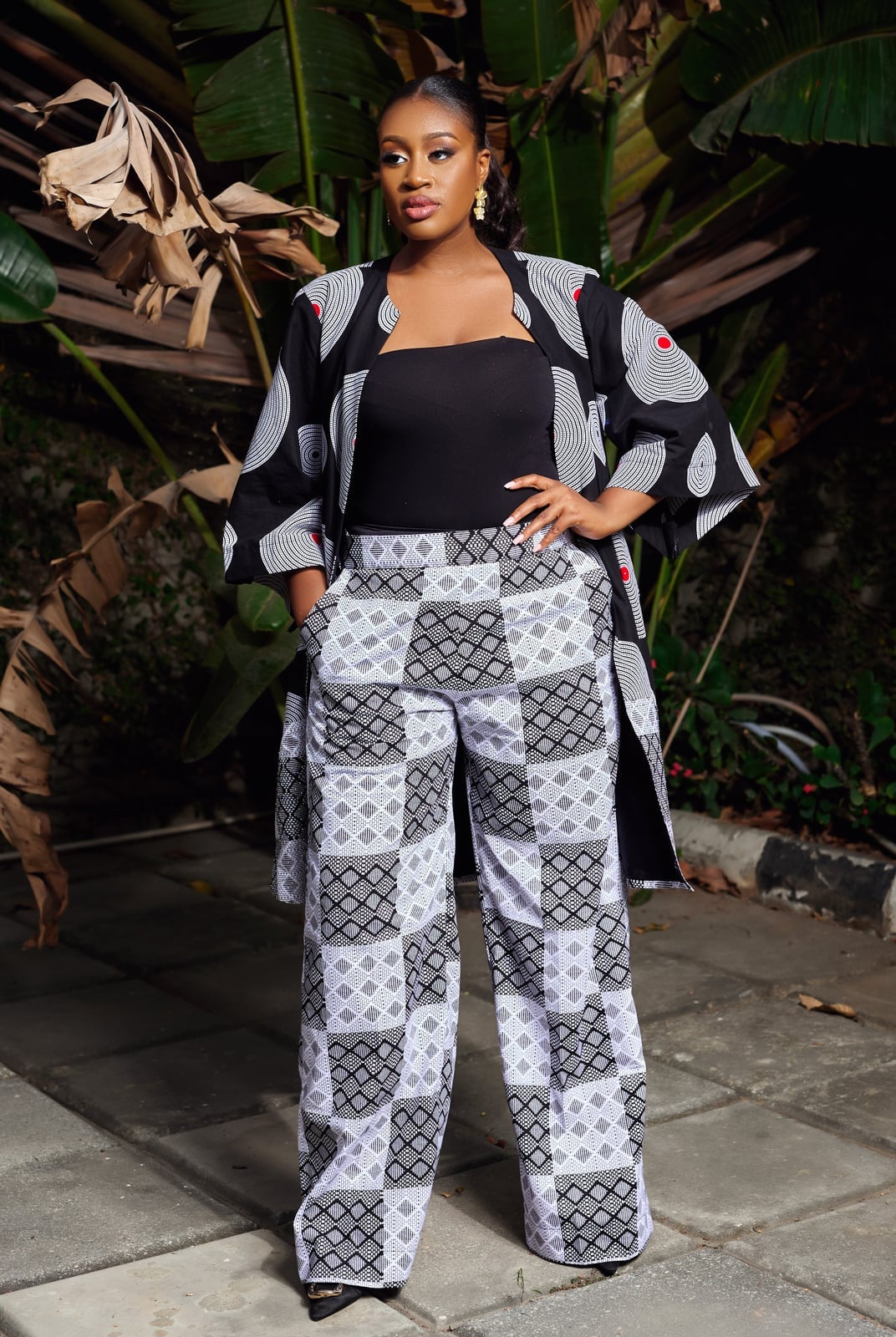 Black Tube Top with Patterned Wide-Leg Trousers and Kimono — Birthday Outfits Black Women