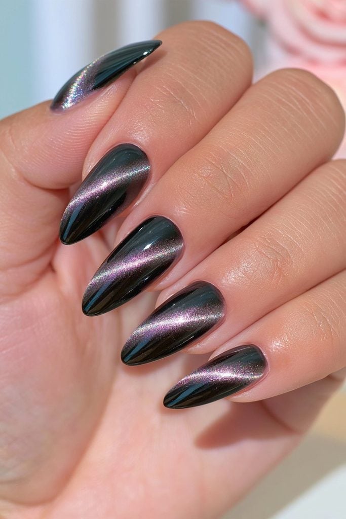 Purple Pink Shift Stiletto Almond Cat-Eye Purple Pink Shift Stiletto Almond Cat-Eye — Black Almond Nails