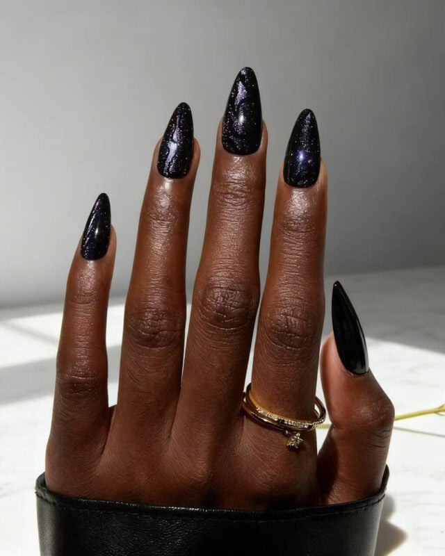 Multi-Chrome Shimmer Long Almond Cat-Eye Multi-Chrome Shimmer Long Almond Cat-Eye — Black Almond Nails