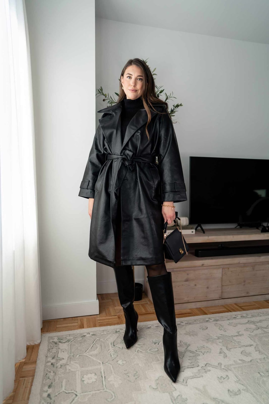 Black Slouchy Knee-High Boots With Faux Fur Coat, Close-Up Take Black Slouchy Knee-High Boots With Faux Fur Coat, Close-Up Take — Black Boots Outfit