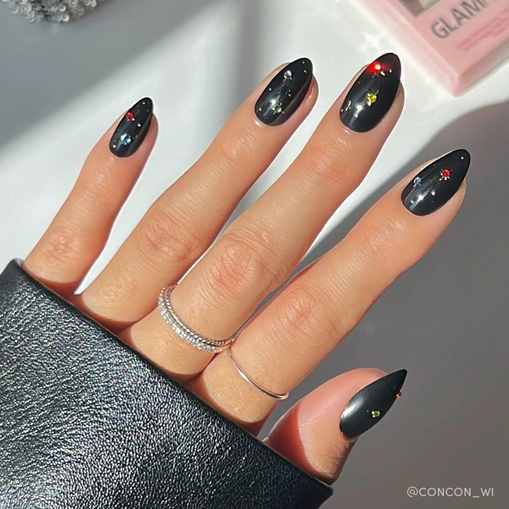 Medium Almond Glossy Black Rhinestones Medium Almond Glossy Black Rhinestones — Black Christmas Nails