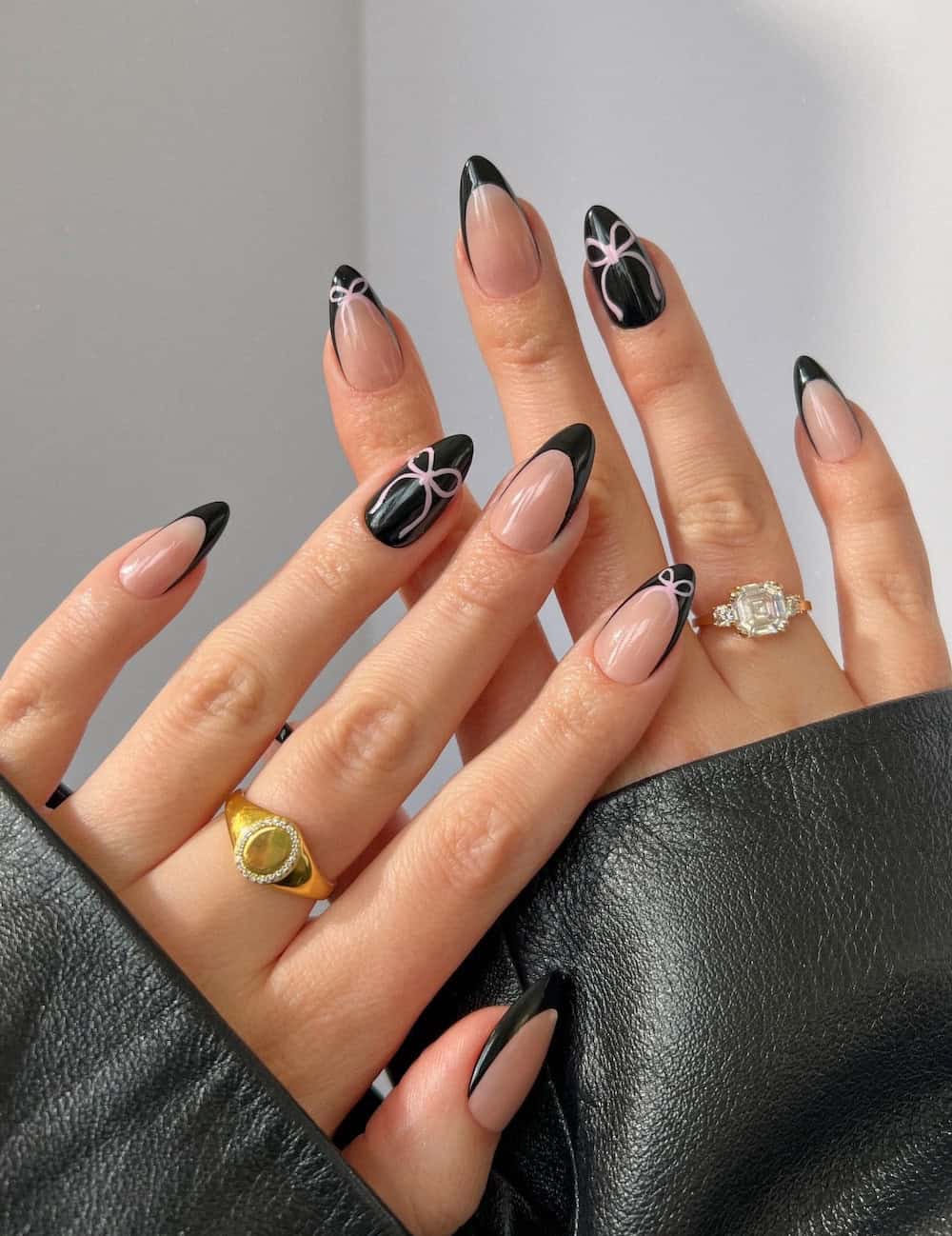 Almond French Tips With Pink Bow Art Almond French Tips With Pink Bow Art — Black Christmas Nails