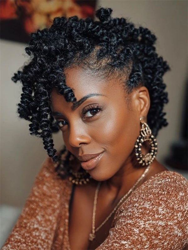 Short Twist-Out With Side-Swept Bangs Short Twist-Out With Side-Swept Bangs — Black Curly Hair