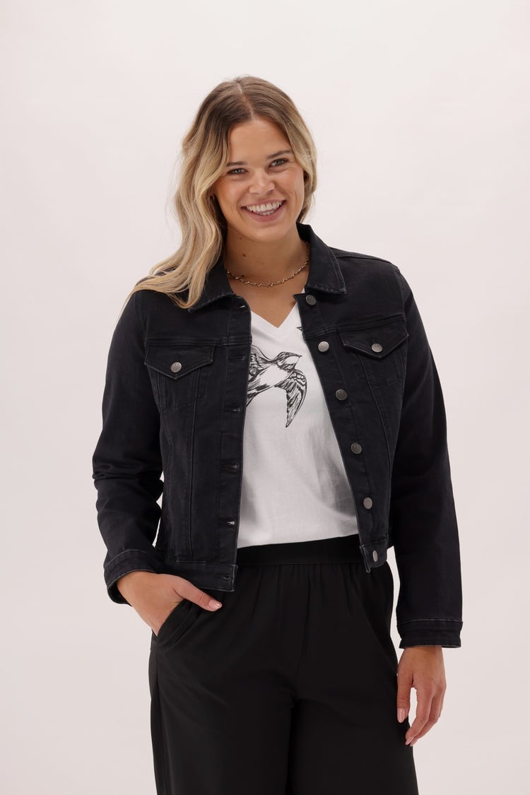 Cropped Black Denim Jacket With Graphic Tee Cropped Black Denim Jacket With Graphic Tee — Black Denim Jacket Outfit