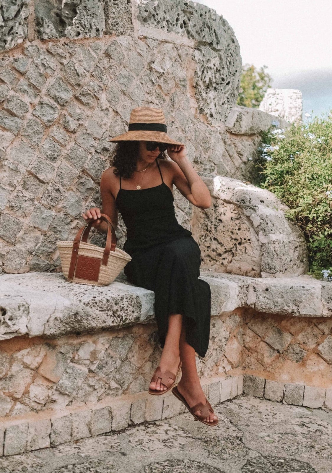 Black Spaghetti Strap Midi Dress with Straw Hat Black Spaghetti Strap Midi Dress with Straw Hat — Black Dress Outfits
