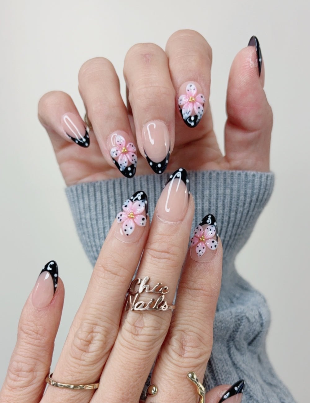 Almond Black French 3D Pink Flowers Almond Black French 3D Pink Flowers — Black French Nails