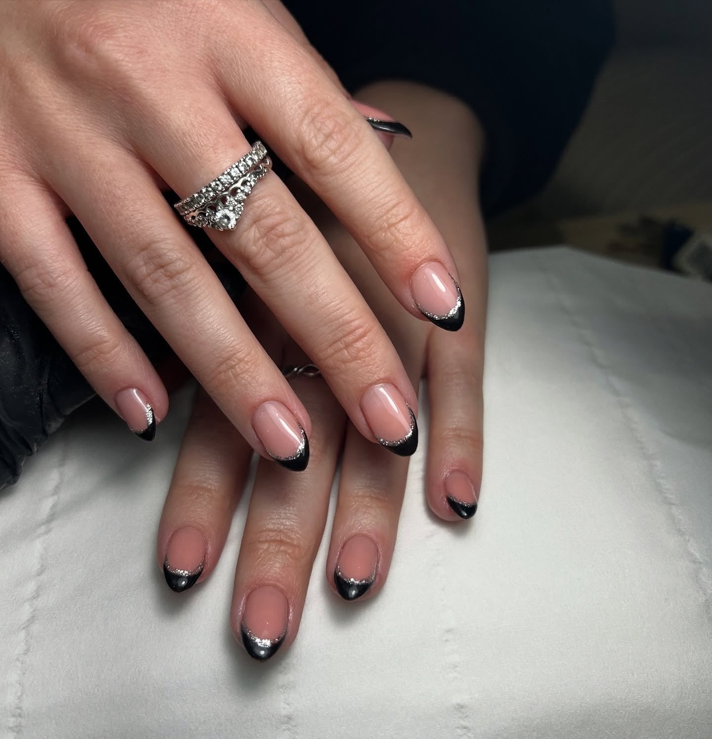 Almond Black French Silver Glitter Line Almond Black French Silver Glitter Line — Black French Nails