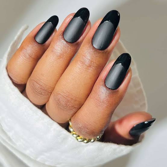 Perfect Black French Medium Oval Nails Perfect Black French Medium Oval Nails — Black French Tip Nails