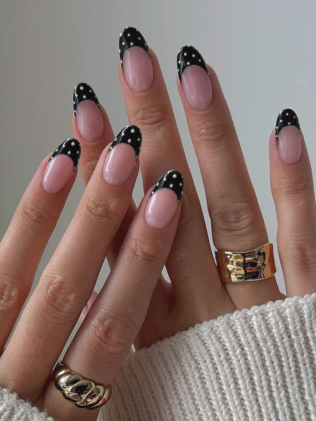 Polka Dot Black French Short Almond Nails With короткий миндаль Polka Dot Black French Short Almond Nails With короткий миндаль — Black French Tip Nails
