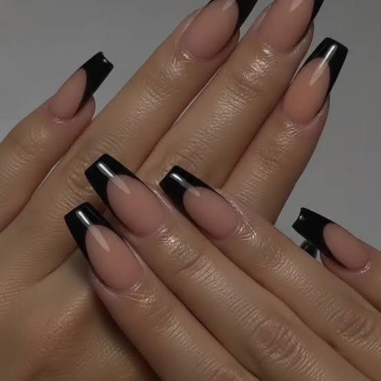 Bold Black French Medium Coffin Nails Bold Black French Medium Coffin Nails — Black French Tip Nails