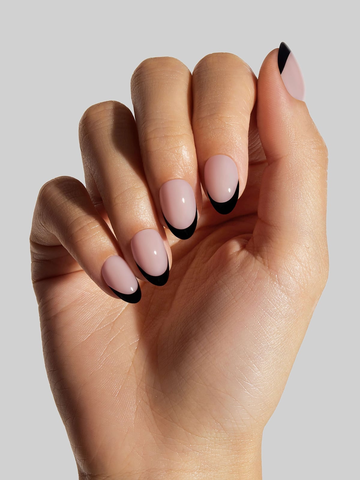 Sharp Black French Short Almond Nails, Close-Up Take Sharp Black French Short Almond Nails, Close-Up Take — Black French Tip Nails