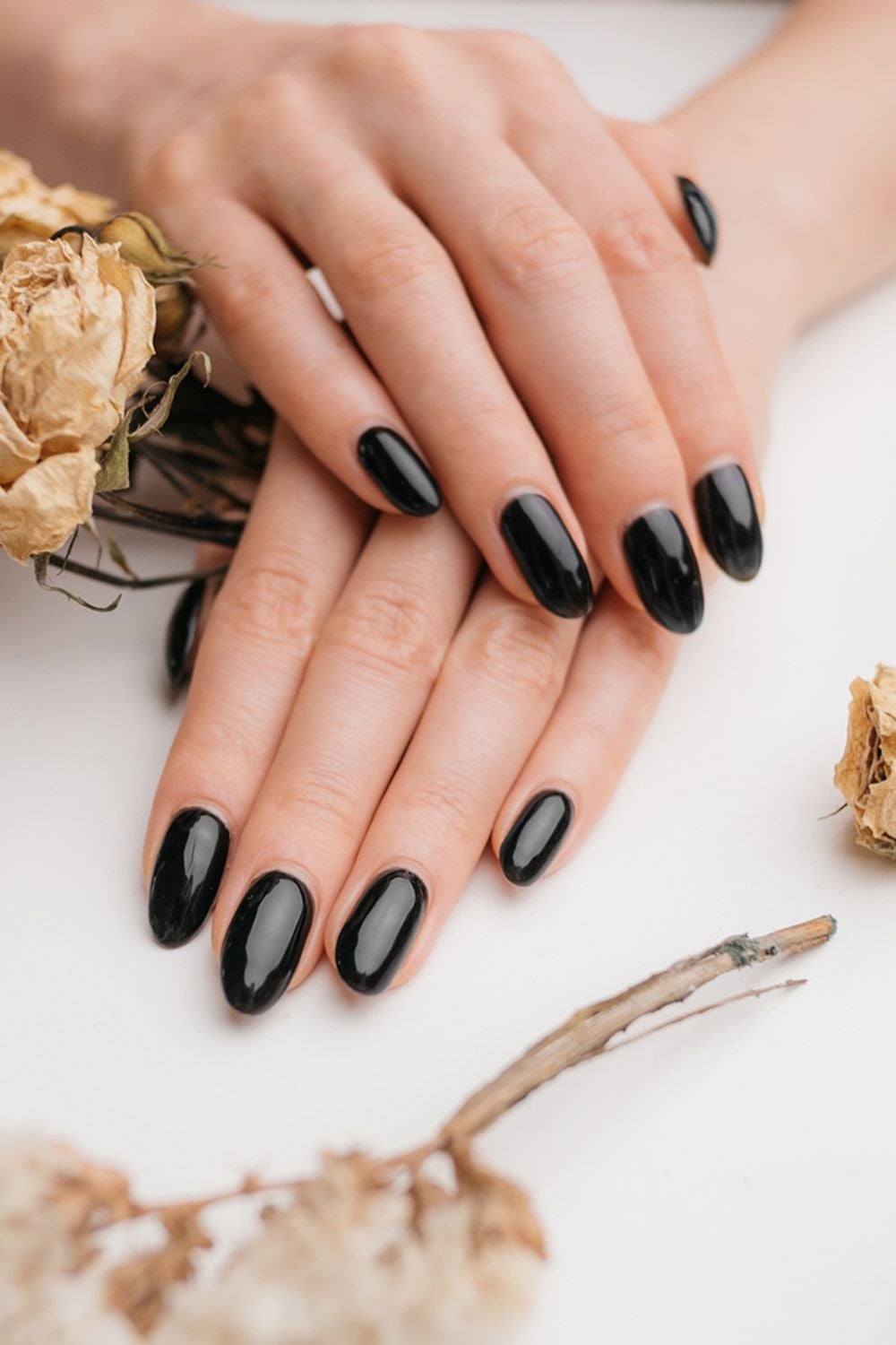 Medium Oval Glossy Black Nails With однотонное покрытие Medium Oval Glossy Black Nails With однотонное покрытие