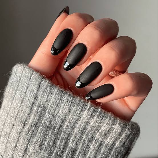 Medium Oval Matte Black French Tip Nails Medium Oval Matte Black French Tip Nails — Black Nails