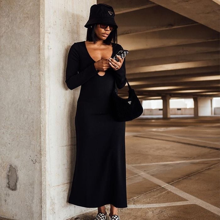Black maxi dress with bucket hat Black maxi dress with bucket hat — Black Outfits