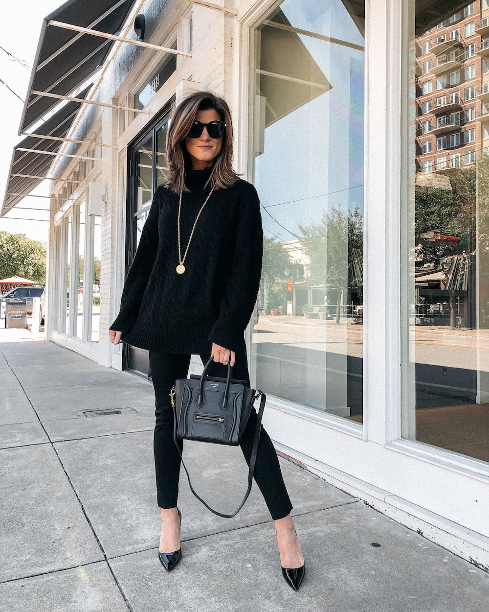 Oversized knit turtleneck with fitted trousers Oversized knit turtleneck with fitted trousers — Black Outfits