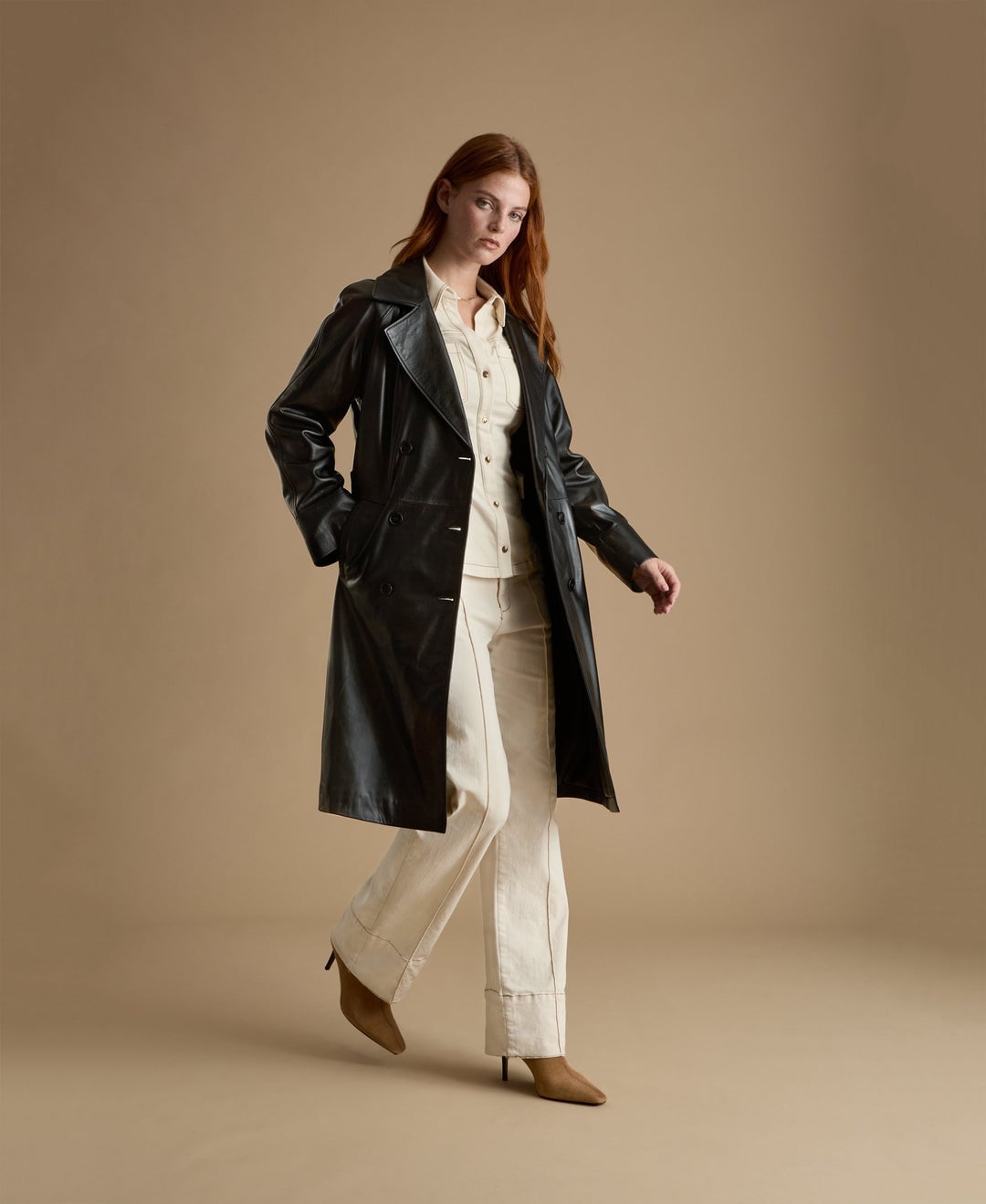 Straight Silhouette Black Leather Trench Coat with Cream Basics — Black Trench Coat Outfit