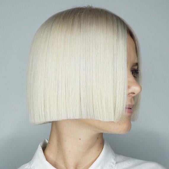 Sleek Platinum Bob With Blunt Fringe — Blonde Haircuts