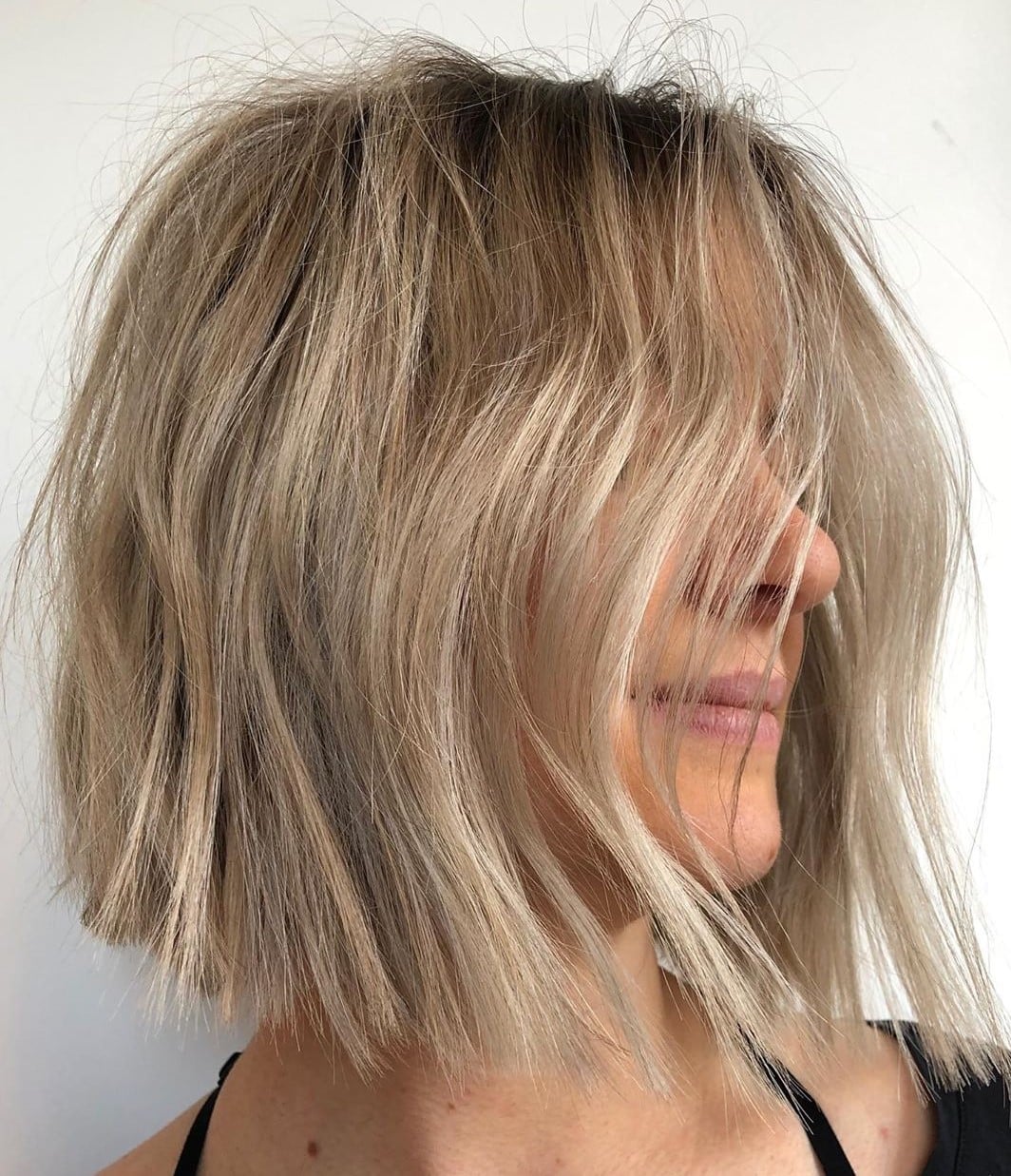 Textured Collarbone Bob With Curtain Bangs — Blonde Haircuts