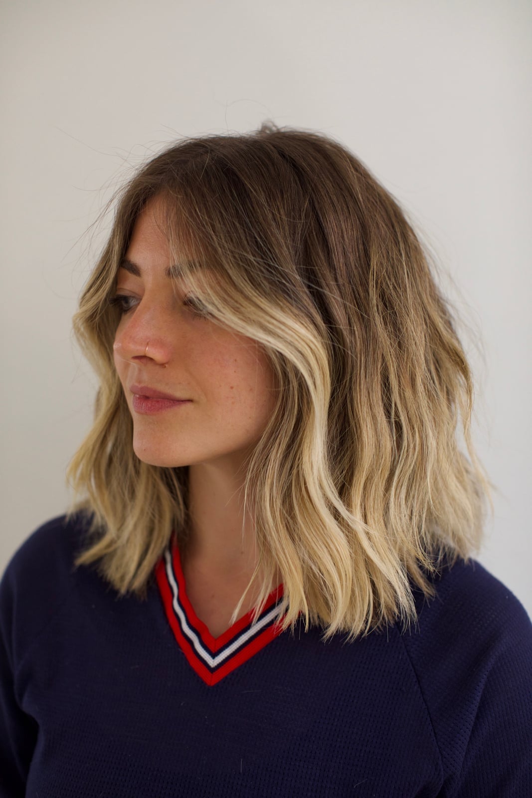 Dark Blonde Lob With Balayage And Curtain Bangs — Blonde Short Hair