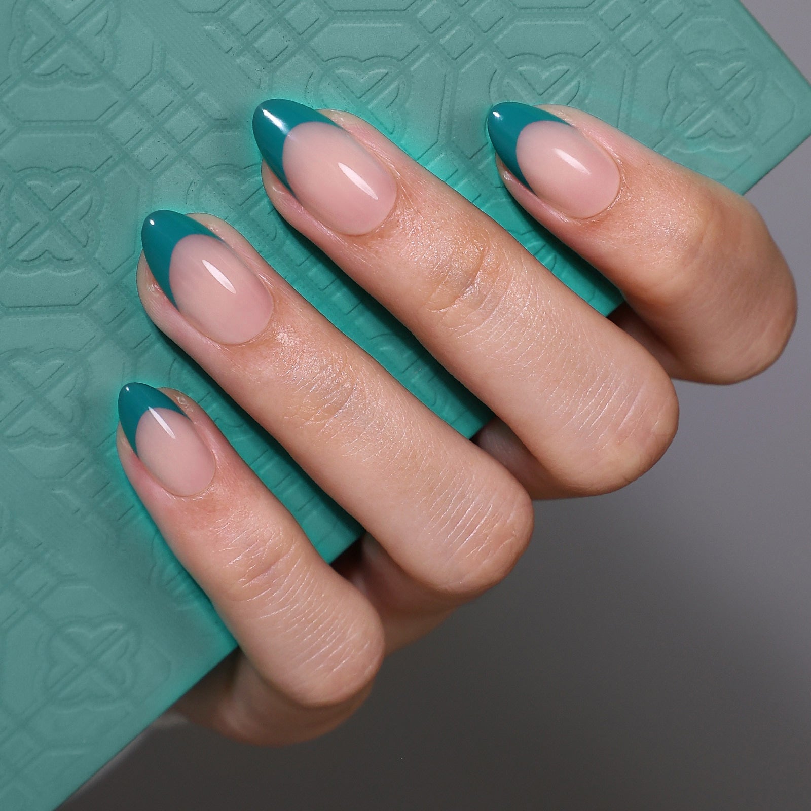 Teal French Tip Short Almond Nails Teal French Tip Short Almond Nails — Blue Almond Nails